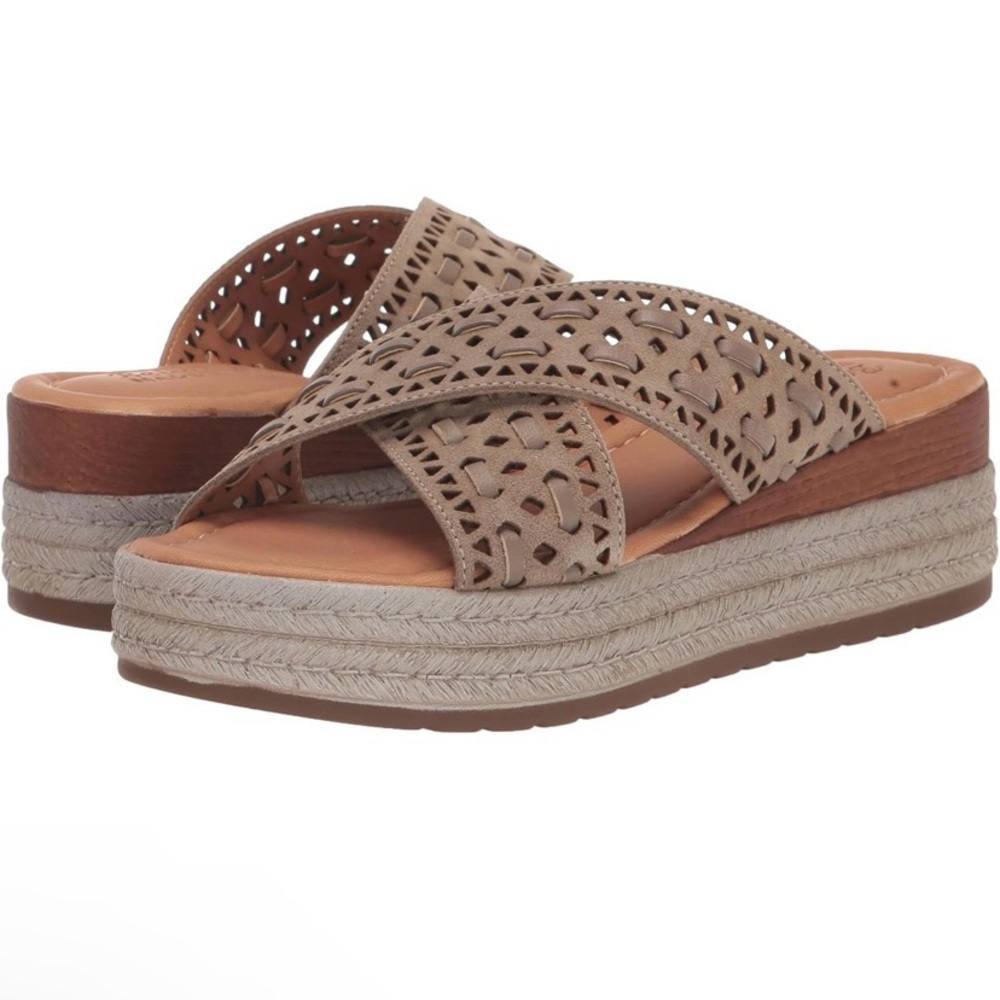 Bella Vita Women's Exa Italy Wedge Sandal. NIB